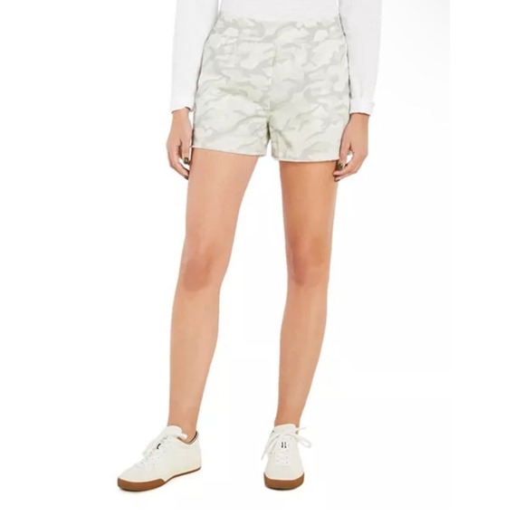 Vineyard Vines Pants - Vineyard Vines Gray Camo Pull On Everyday Shorts, Small